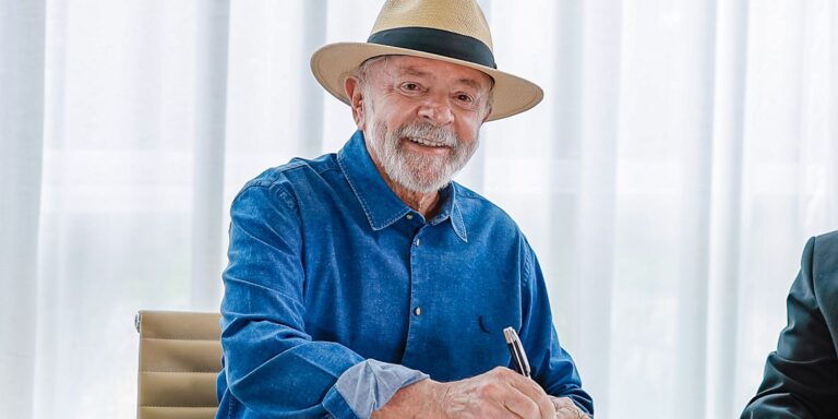 Em pronunciamento, Lula diz que vai cuidar do povo e economia é forte
