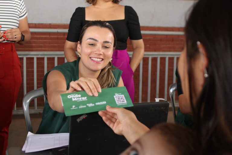 Em 2024, 25 mil famílias receberam cartões do Aluguel Social