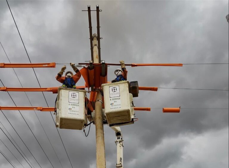 Áreas de Sobradinho, Gama e Asa Sul ficam sem energia para serviços na rede elétrica