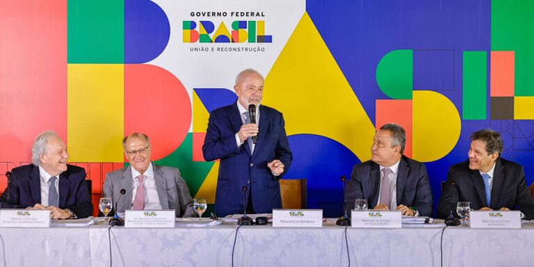 Prioridade do governo em 2025 é baratear os alimentos, diz Lula