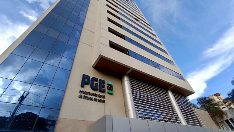 PGE-GO abre seleção para estágio de pós-graduação em Direito