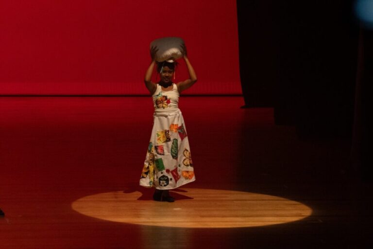 Basileu França inscreve para cursos gratuitos de Teatro e Arte-Educação