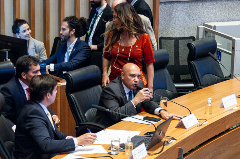 Giro Distrital mostra atuação da CLDF em decreto sobre Comitê da Saúde