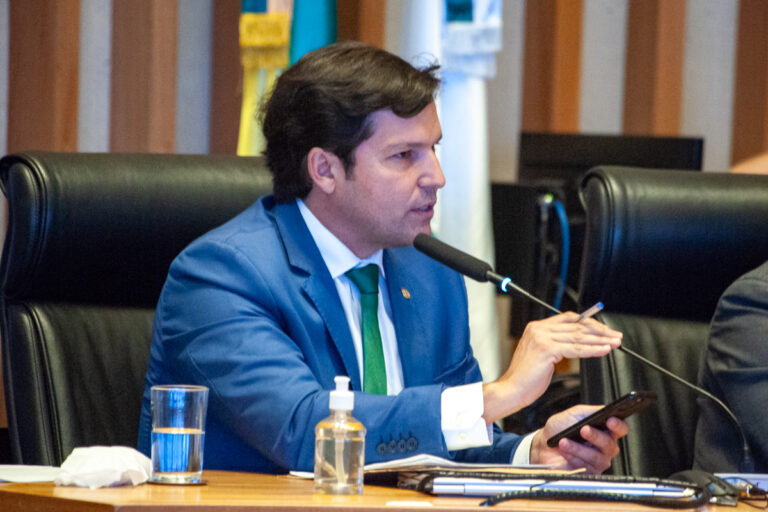 Robério Negreiros assume liderança do Bloco União Democrático