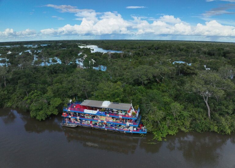 Pesquisadores realizam expedição científica no Rio Araguaia