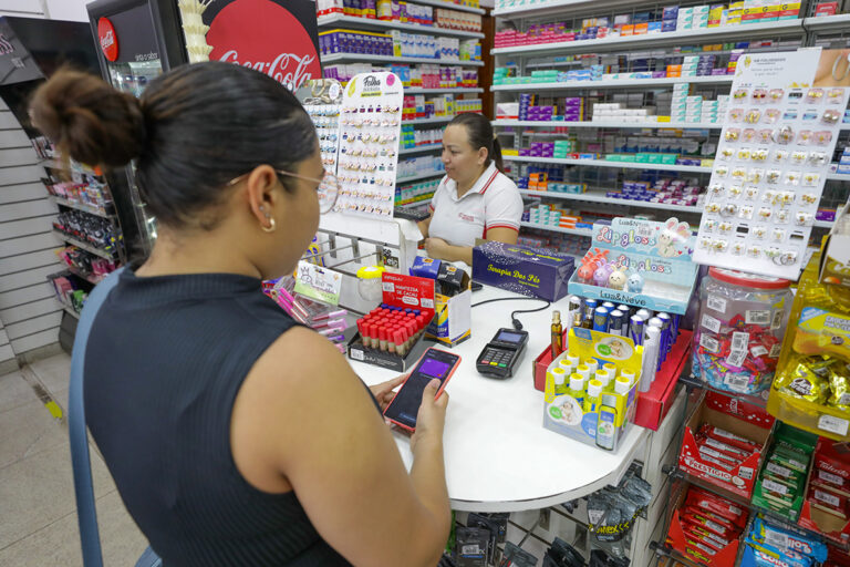 Setores de comércio e serviços do DF superam expectativa e ficam acima da média nacional