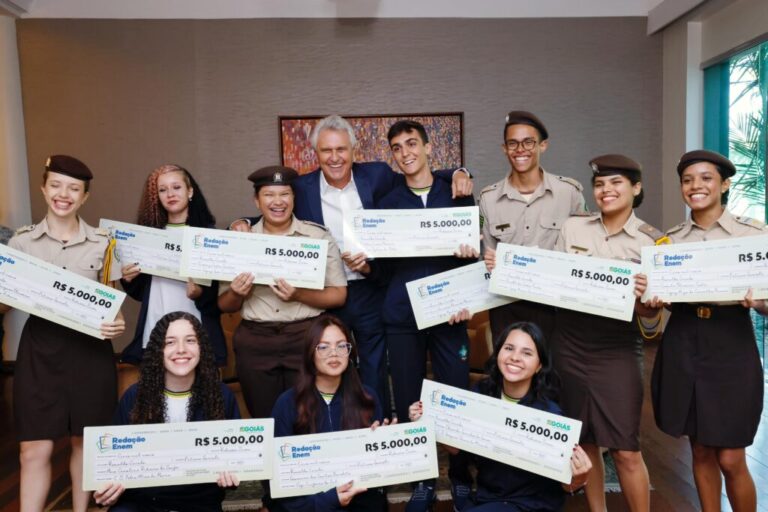 Prêmio Redação Enem contempla estudantes e professores da rede estadual de ensino