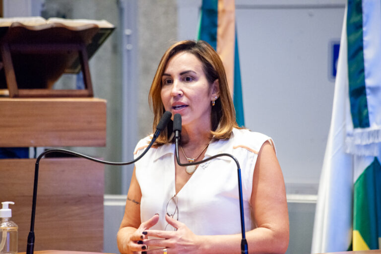 Atletas de voleibol do DF serão homenageados nesta segunda-feira (24)