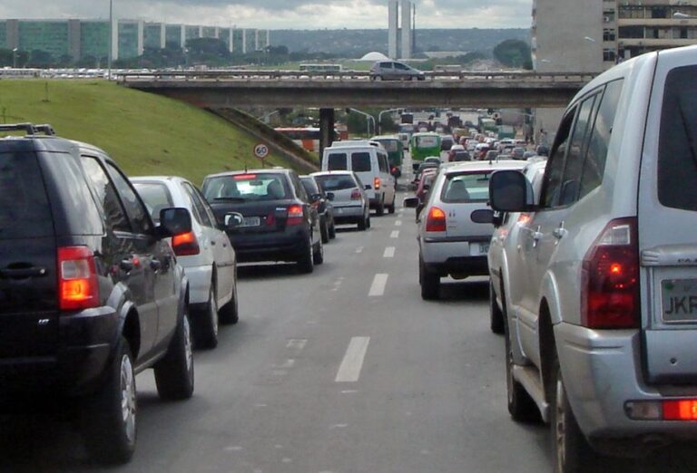 Taxa de licenciamento 2025 vence a partir do dia 24 deste mês