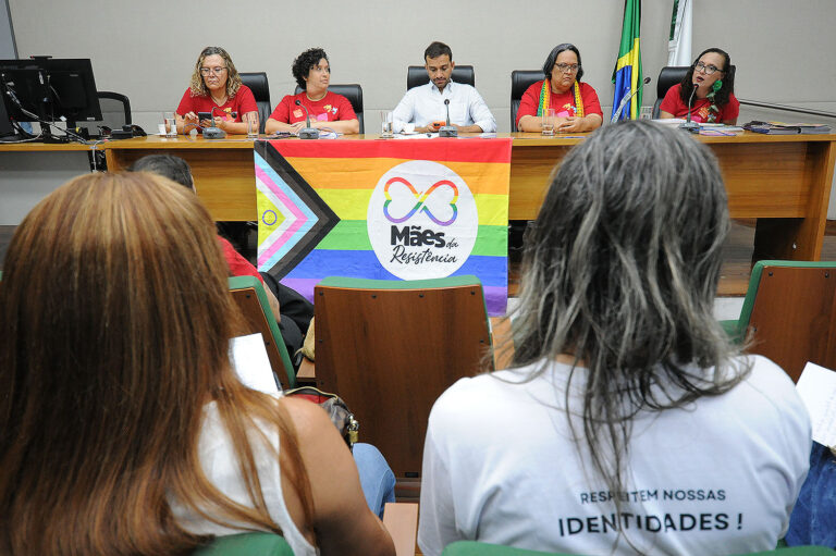 CLDF debate ampliação de políticas públicas voltadas para HIV/aids no DF e entorno
