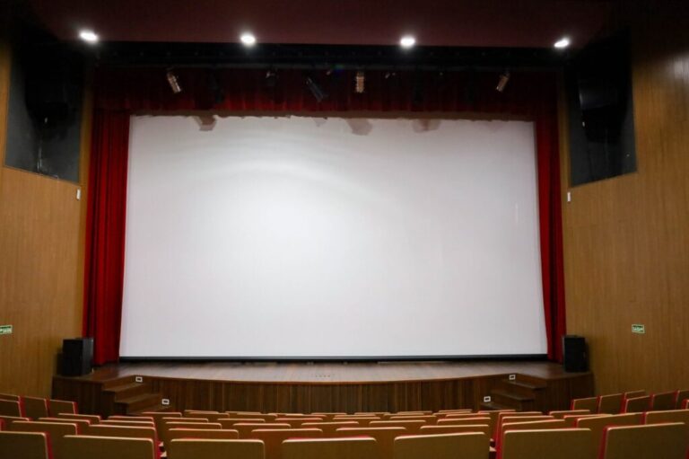 Cine Teatro São Joaquim abre programação de cinema com filmes premiados e inéditos