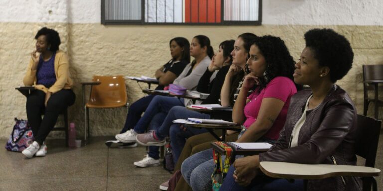 Cursinhos populares podem aderir à rede de apoio federal até o dia 4