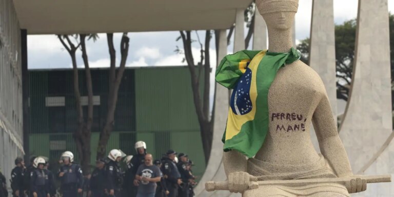 Moraes vota para condenar mulher que pichou "Perdeu, mané" no STF