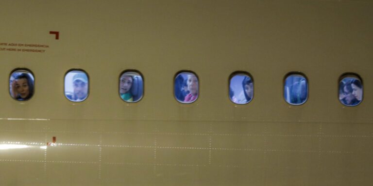 Maior parte de repatriados dos EUA é transportada para Minas