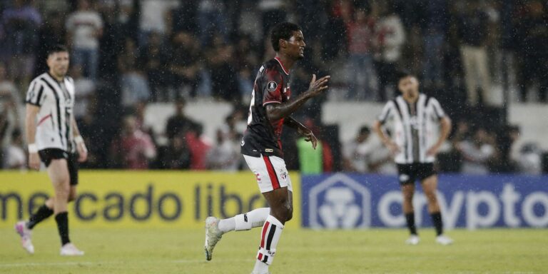 Libertadores: São Paulo supera Libertad e assume liderança do Grupo D