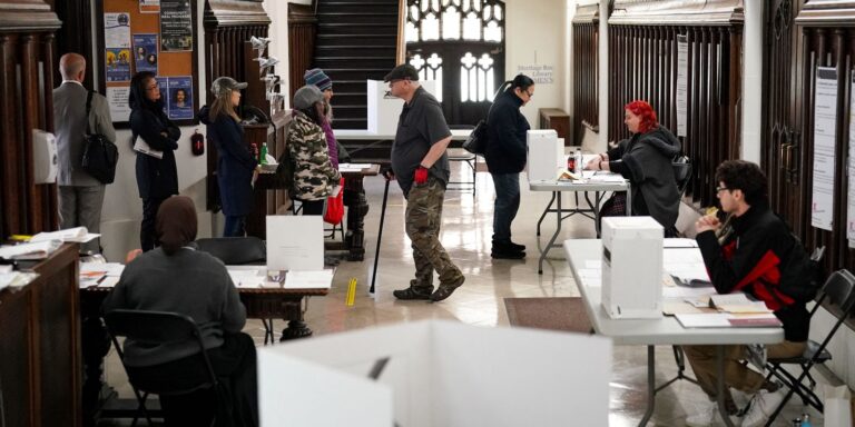 Canadenses vão às urnas em eleição dominada por preocupações com Trump