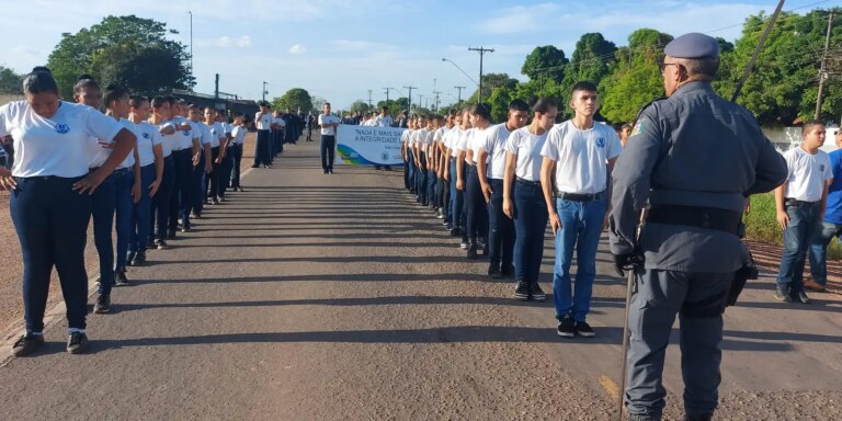 SP publica lista de escolas que podem aderir ao modelo cívico-militar