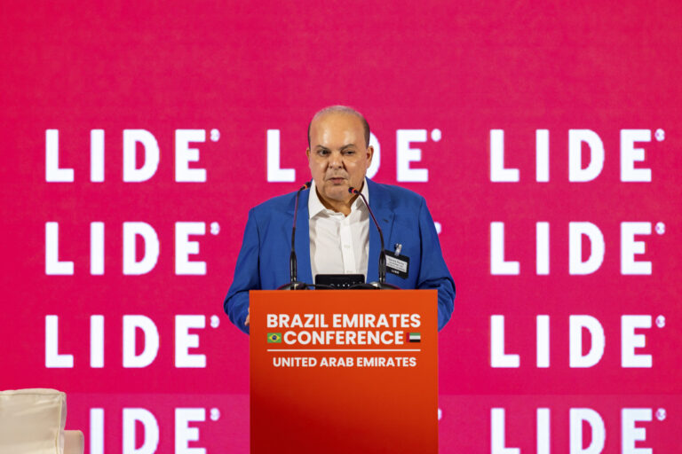 Governador reforça vocação de Brasília como capital da sustentabilidade durante palestra nos Emirados Árabes Unidos 