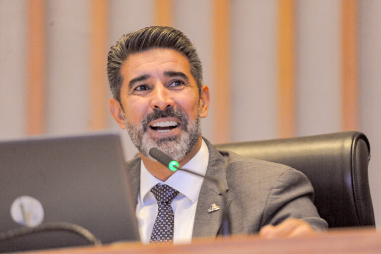 Câmara Legislativa homenageia Corpo de Fuzileiros Navais da Marinha