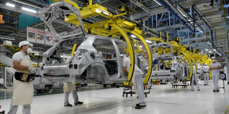 Atividade econômica brasileira cresce 0,4% em fevereiro