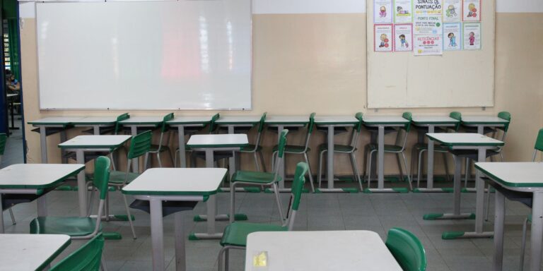 Professores do Sesi-SP iniciam greve por aumento e ganho em benefícios