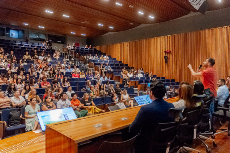 Dia do assistente social é comemorado com seminário na CLDF
