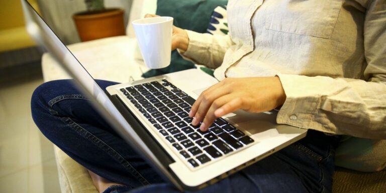 Proporção de quem estava em home office recua em 2024 e chega a 7,9%