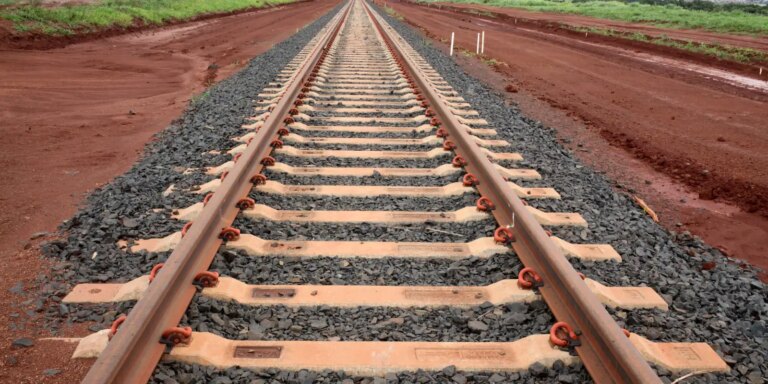 Governo quer leiloar ferrovia EF-118 ainda neste ano, diz ministro