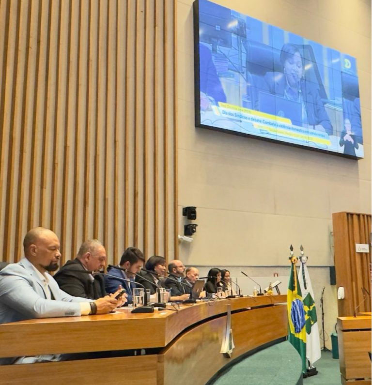 Doutora Jane exalta síndicos e destaca combate à violência doméstica nos condomínios
