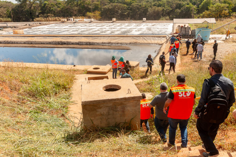 Comissão visita aterro sanitário de Samambaia
