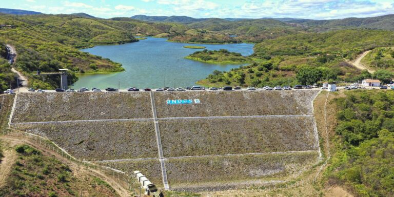 Distrito no Ceará espera água do São Francisco para iniciar plantio