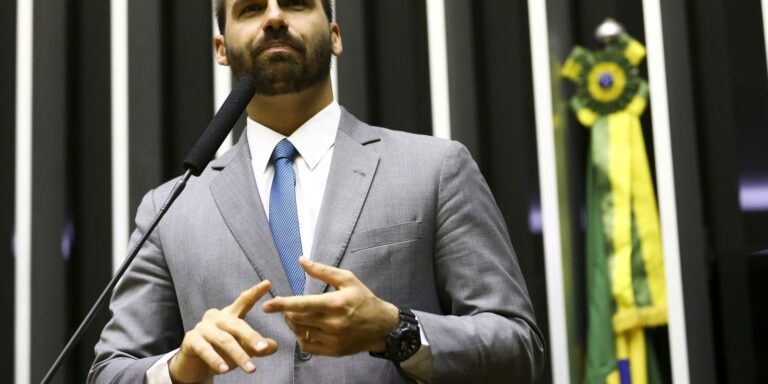 Moraes abre inquérito para investigar Eduardo Bolsonaro
