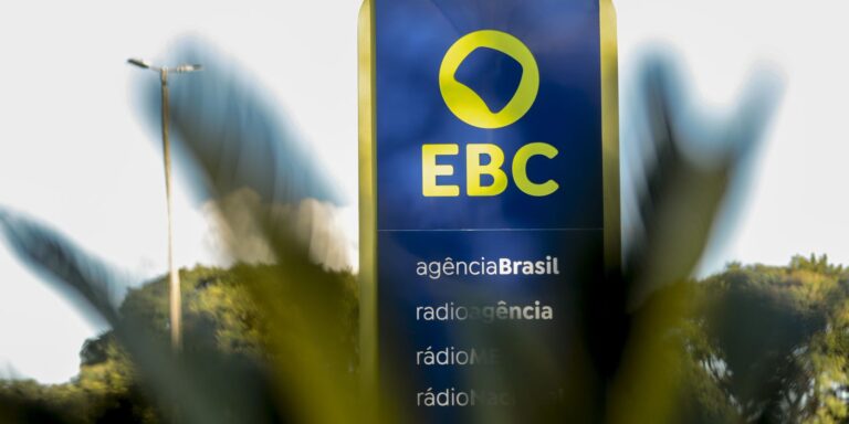 Aniversário da Agência Brasil é lembrado no plenário da Câmara