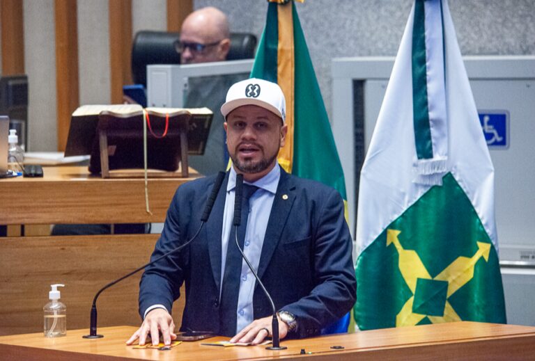 CLDF homenageia metroviárias e metroviários do DF