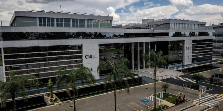 CNJ suspende promoção de juiz e diz que vaga deveria ser para mulher