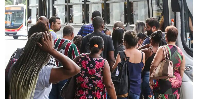 Desemprego recua para 6,2% em maio, o menor para o período desde 2012