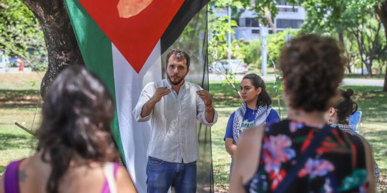 Israel decide deportar ativista Thiago Ávila que iniciou greve de fome