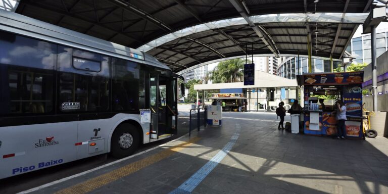 Circulação de ônibus em SP é normalizada após ataques no fim de semana