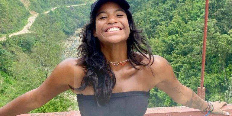 Brasileira que caiu em vulcão na Indonésia continua desaparecida