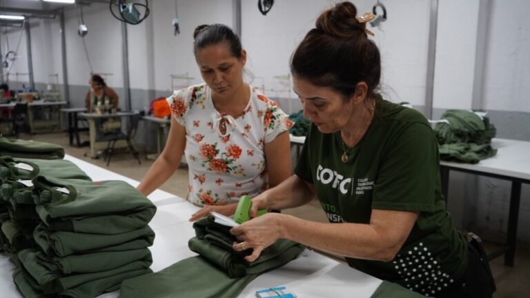 Retomada doa moletons infantis a entidades filantrópicas e Cras de 11 cidades goianas