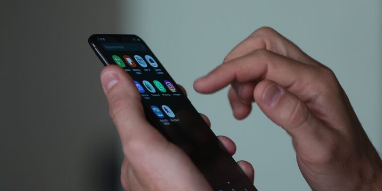 Polícia Civil do Rio devolve 1,4 mil celulares a proprietários