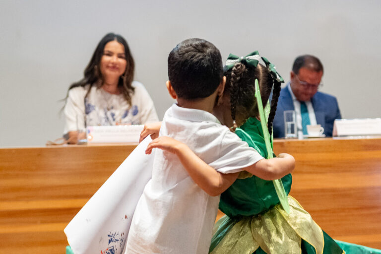 Câmara Legislativa realiza sessão solene em homenagem à primeira infância