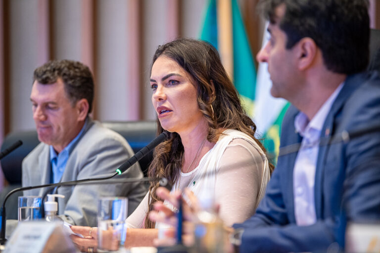 Pesquisadores apresentam estudos que alertam para colapso ambiental no Rio Melchior