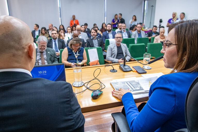 Secretaria de Saúde presta contas sobre primeiro quadrimestre à Comissão de Saúde