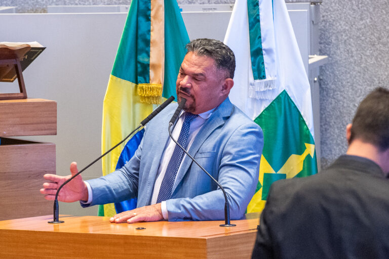 Distritais anunciam PL sobre serviço voluntário de PMs e bombeiros 