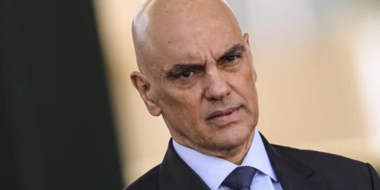 Em evento no Rio, Moraes diz que Brasil tem histórico de golpismo