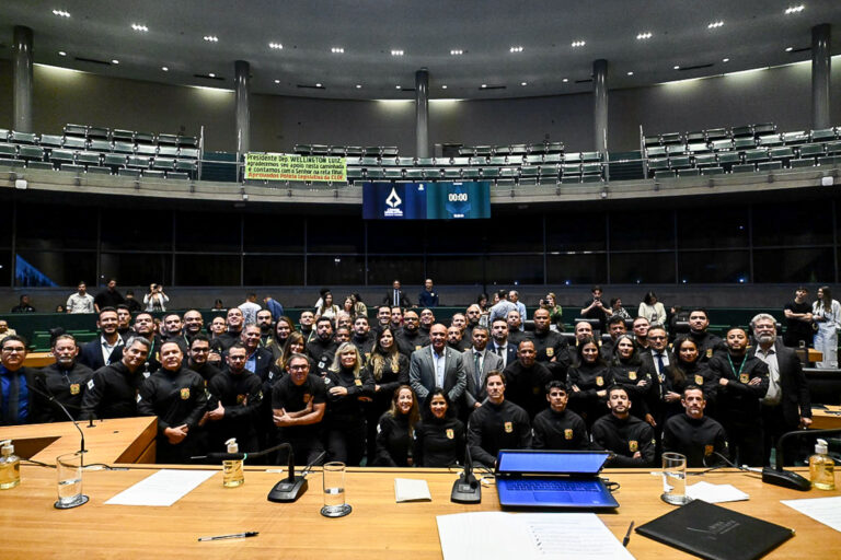 Dia do Policial Legislativo é comemorado em sessão solene