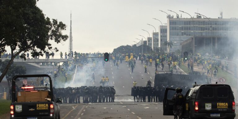 STF responsabilizou 1.190 pessoas por atos antidemocráticos de 2023