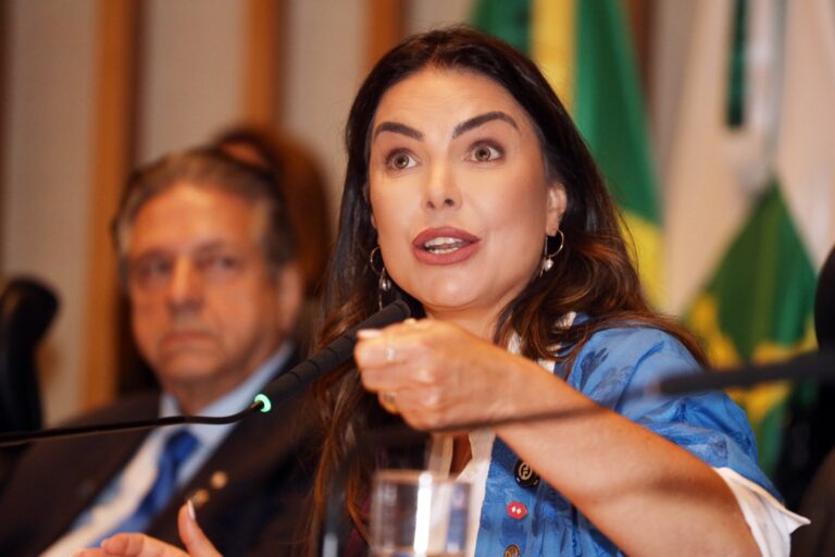 Em homenagem a administradores, Paula Belmonte destaca relevância dos profissionais para melhor gestão no país
