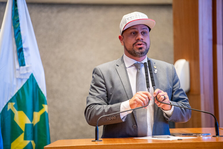 “Em um único dia, tivemos quatro mortes no trânsito”, lamenta Max Maciel 